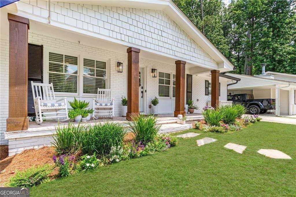 2357 Cortez Way Northeast - Photo 3 of 32