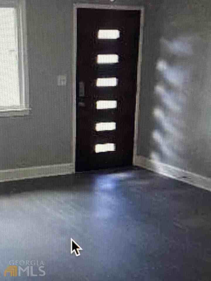 360 360 SE Cherokee Avenue - Photo 2 of 13