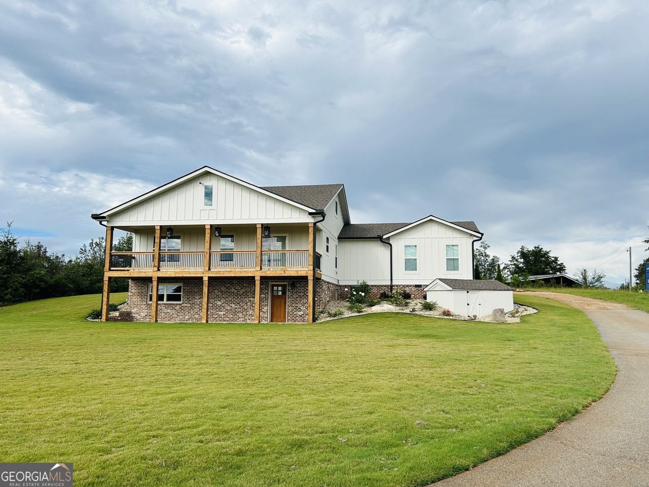 425 Smokey Road - Photo 2 of 50