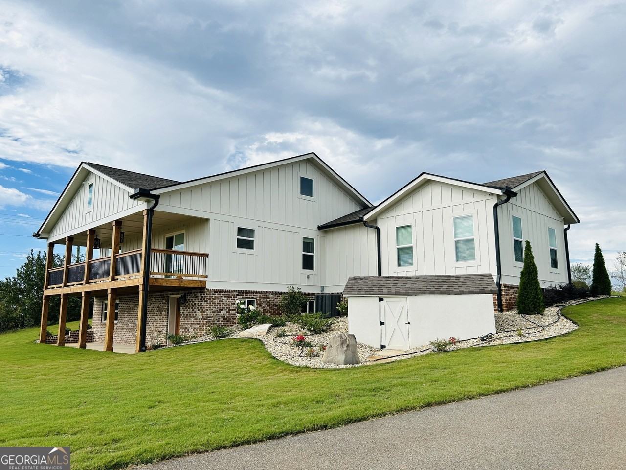 425 Smokey Road - Photo 3 of 50