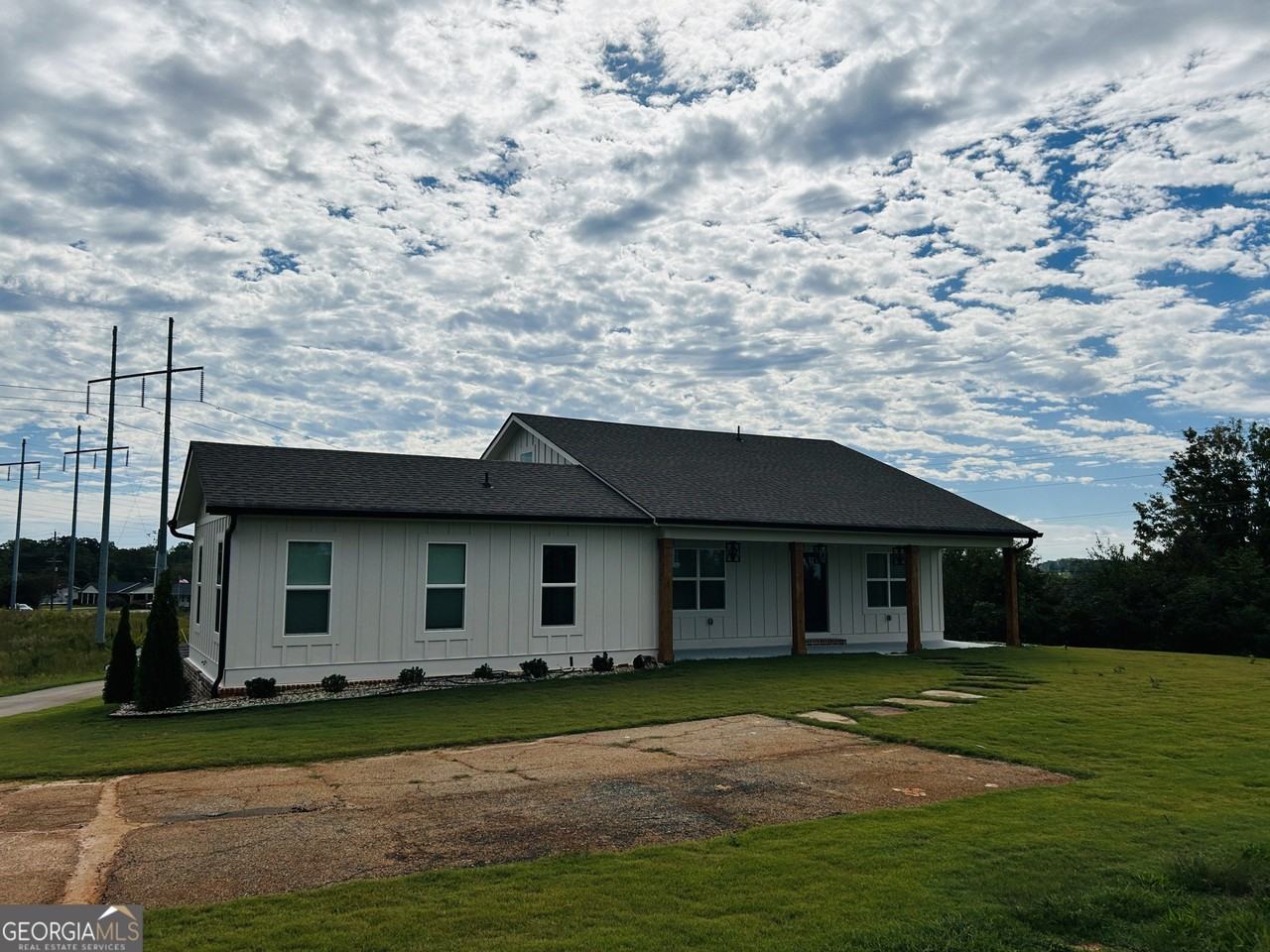 425 Smokey Road - Photo 4 of 50