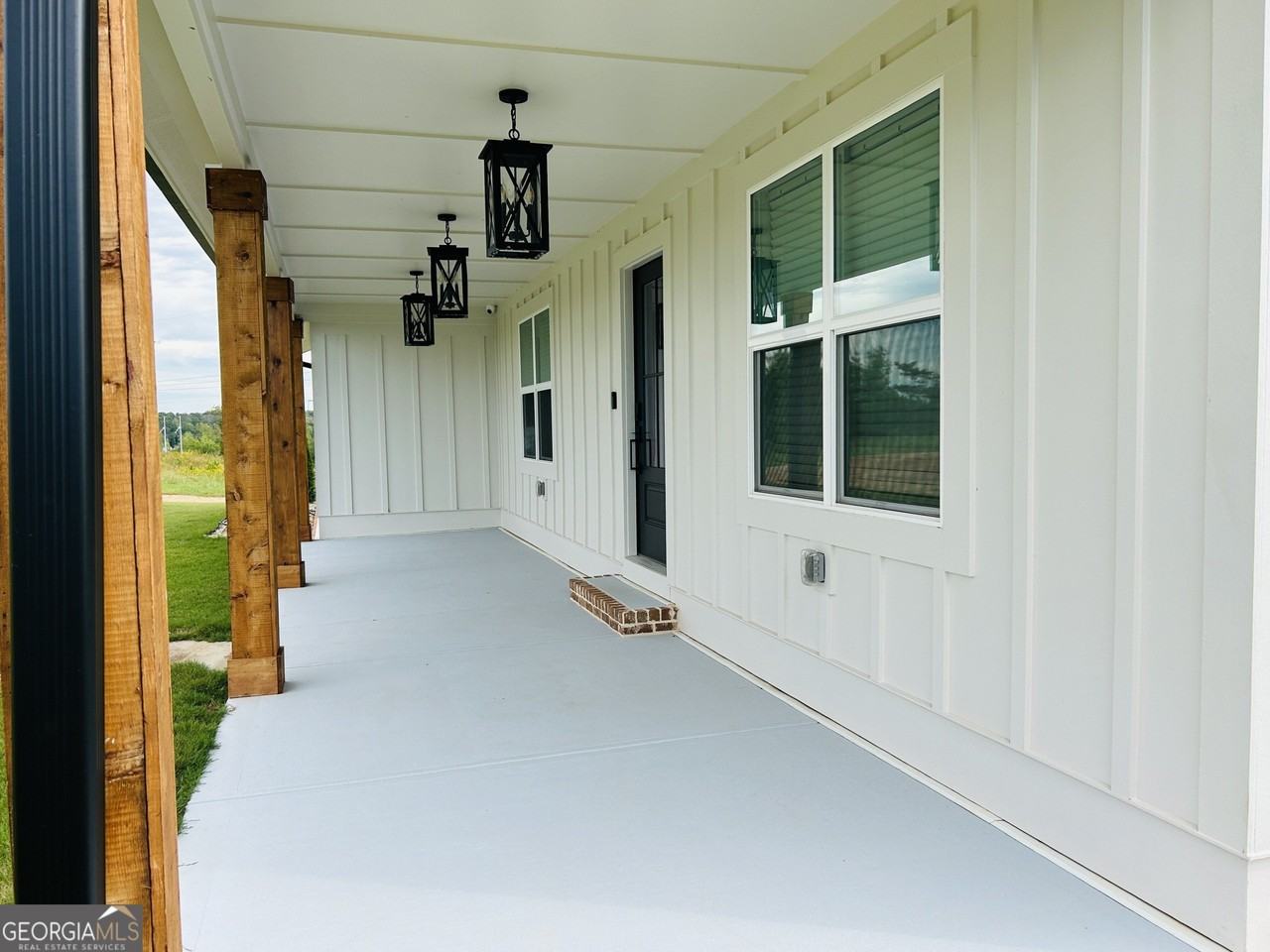 425 Smokey Road - Photo 7 of 50