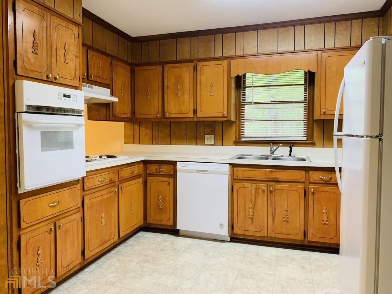 105 Sunrise Drive - Photo 5 of 34