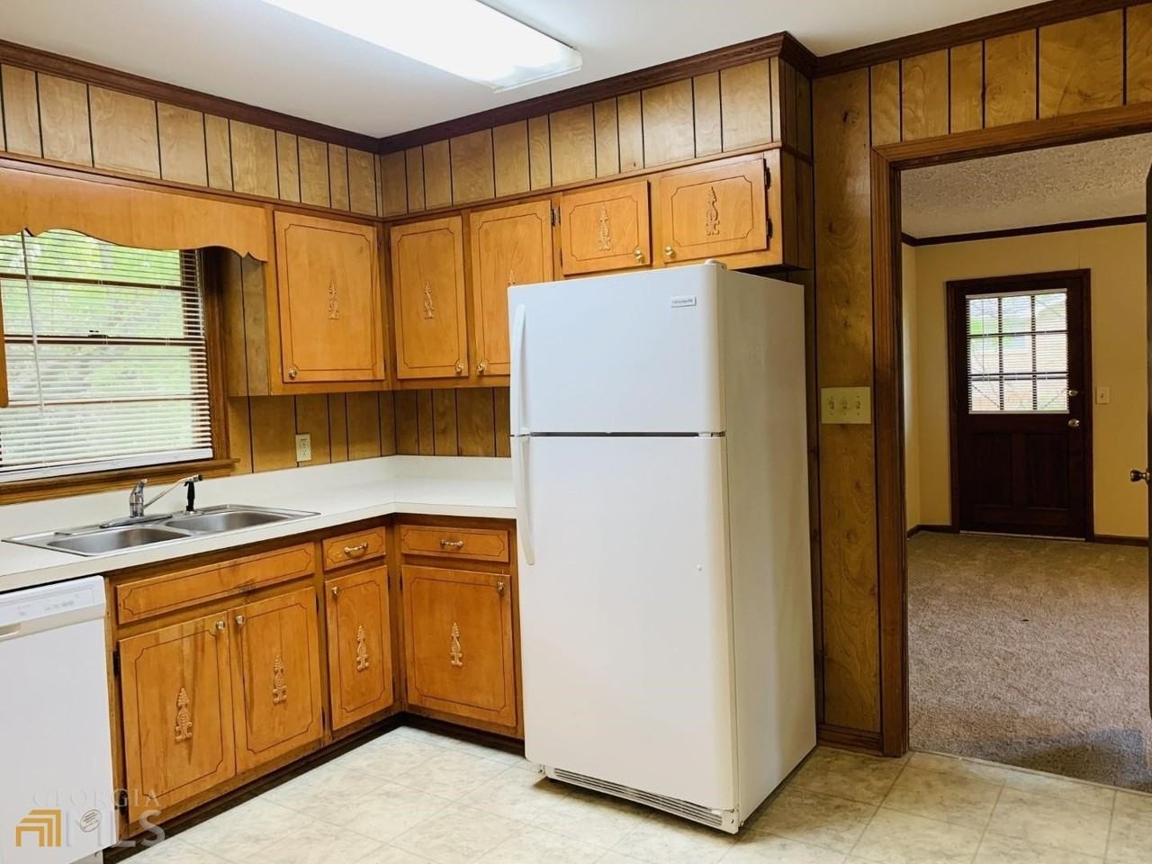 105 Sunrise Drive - Photo 6 of 34