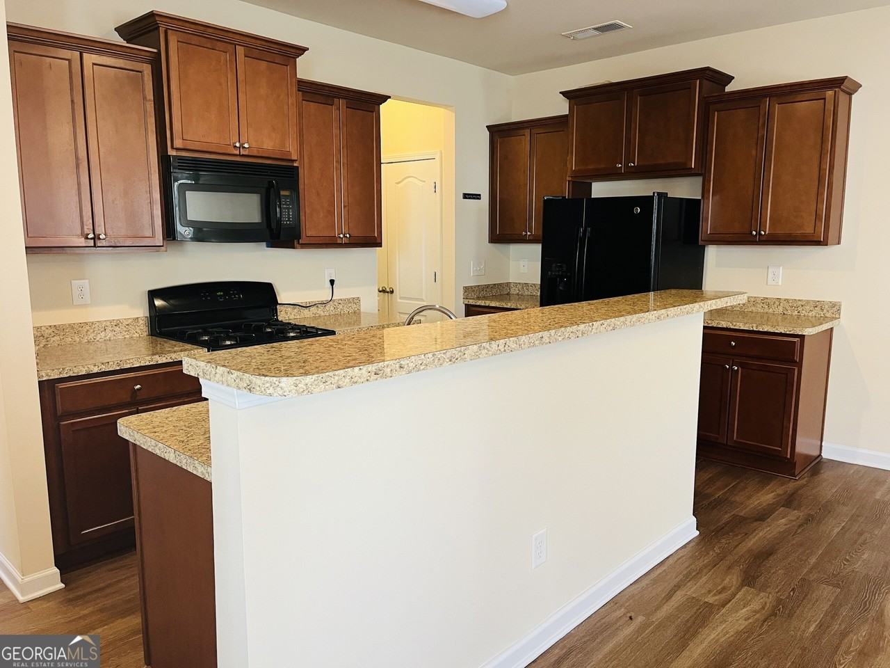 233 Bobbie Way - Photo 4 of 32