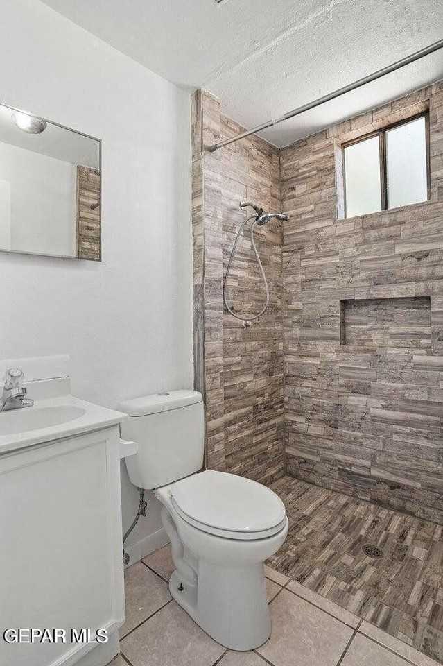 323 Singh St Unit B #B - Photo 7 of 16