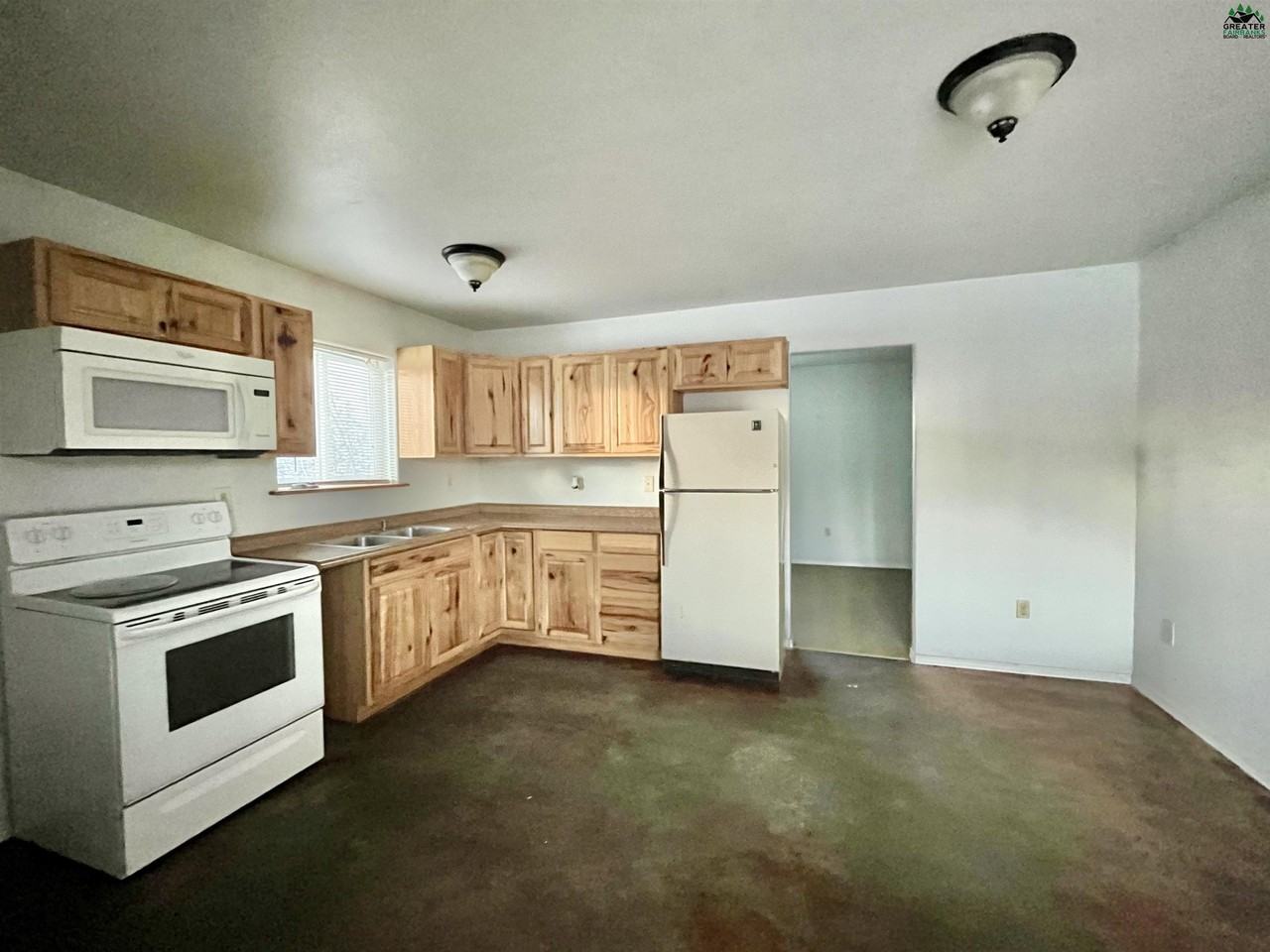 2310 Maria St #A - Photo 3 of 4