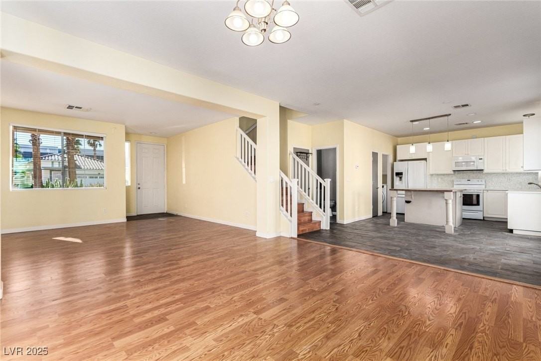 7196 Cressida Court - Photo 7 of 30