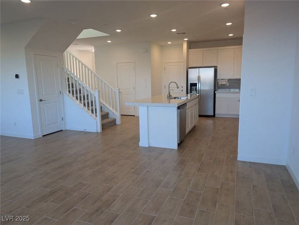 246 Kobuk Ave - Photo 5 of 17