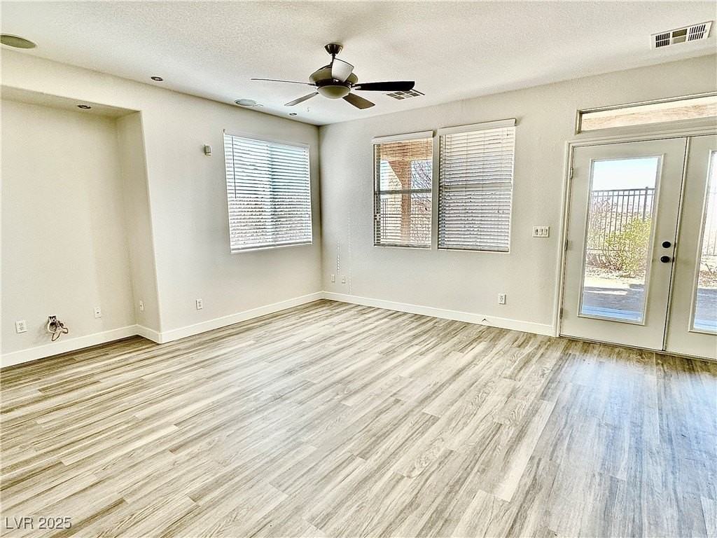 2773 Drumlanrig Street - Photo 3 of 7