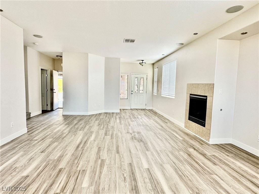 2773 Drumlanrig Street - Photo 4 of 7