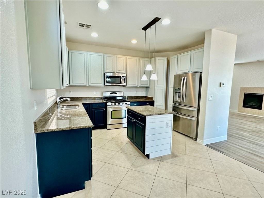 2773 Drumlanrig Street - Photo 6 of 7