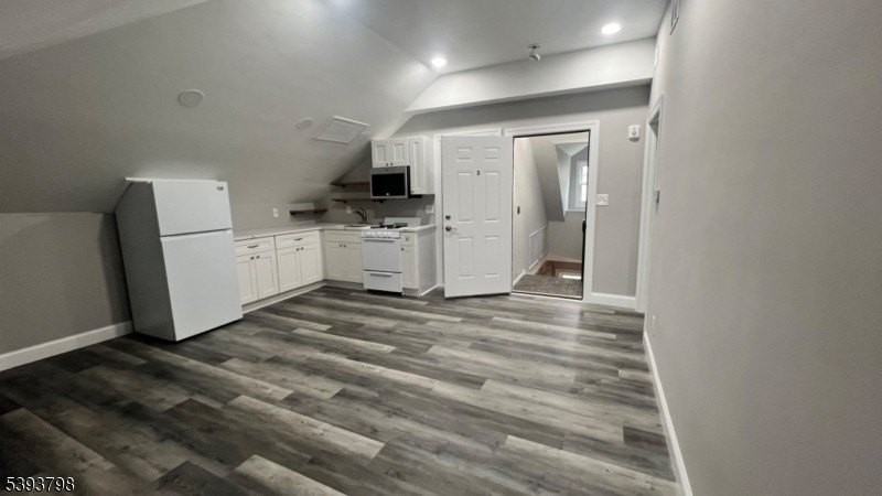 109 Wanaque Avenue - Photo 3 of 16