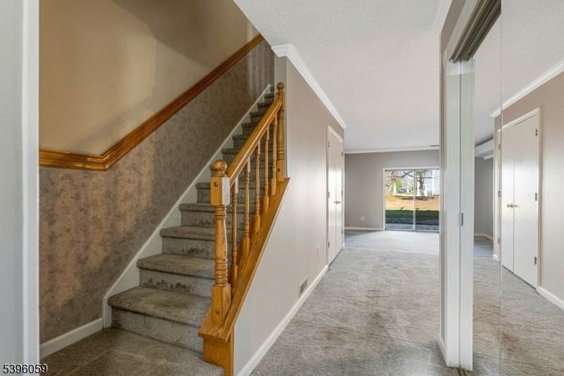 604 Brokaw Ct - Photo 3 of 35