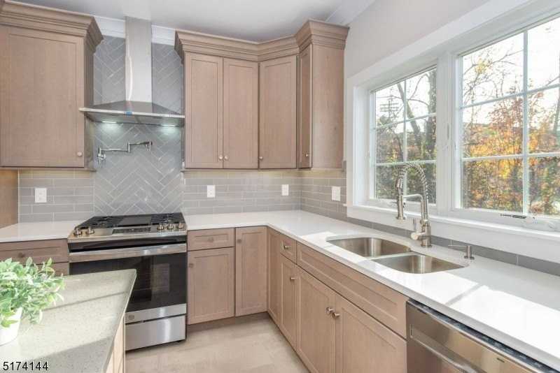 302 South St #A - Photo 4 of 12