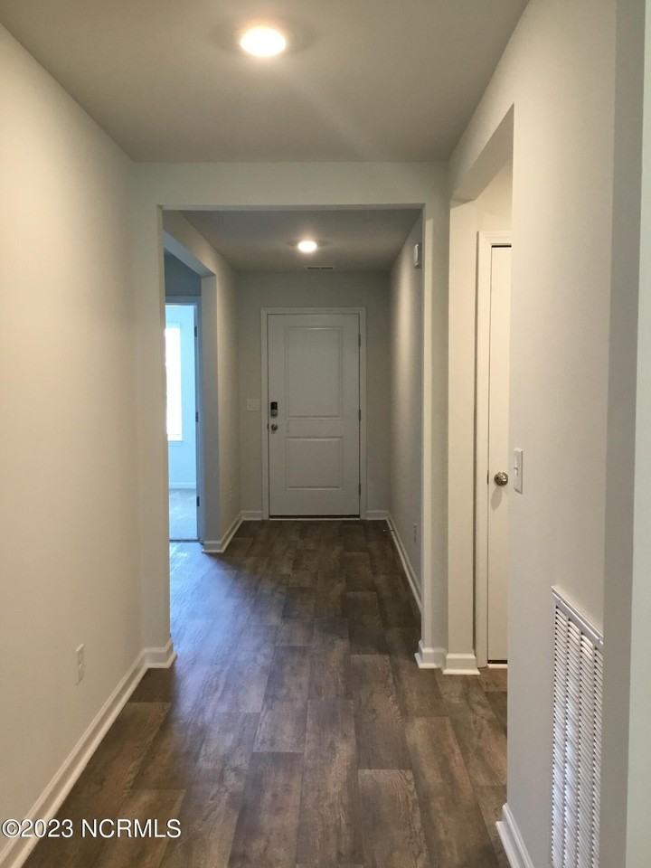 601 Draymore Dr Ne - Photo 2 of 14