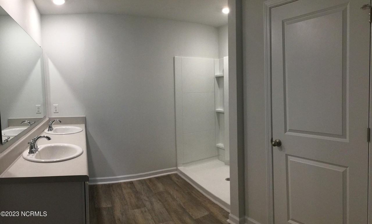 601 Draymore Dr Ne - Photo 7 of 14