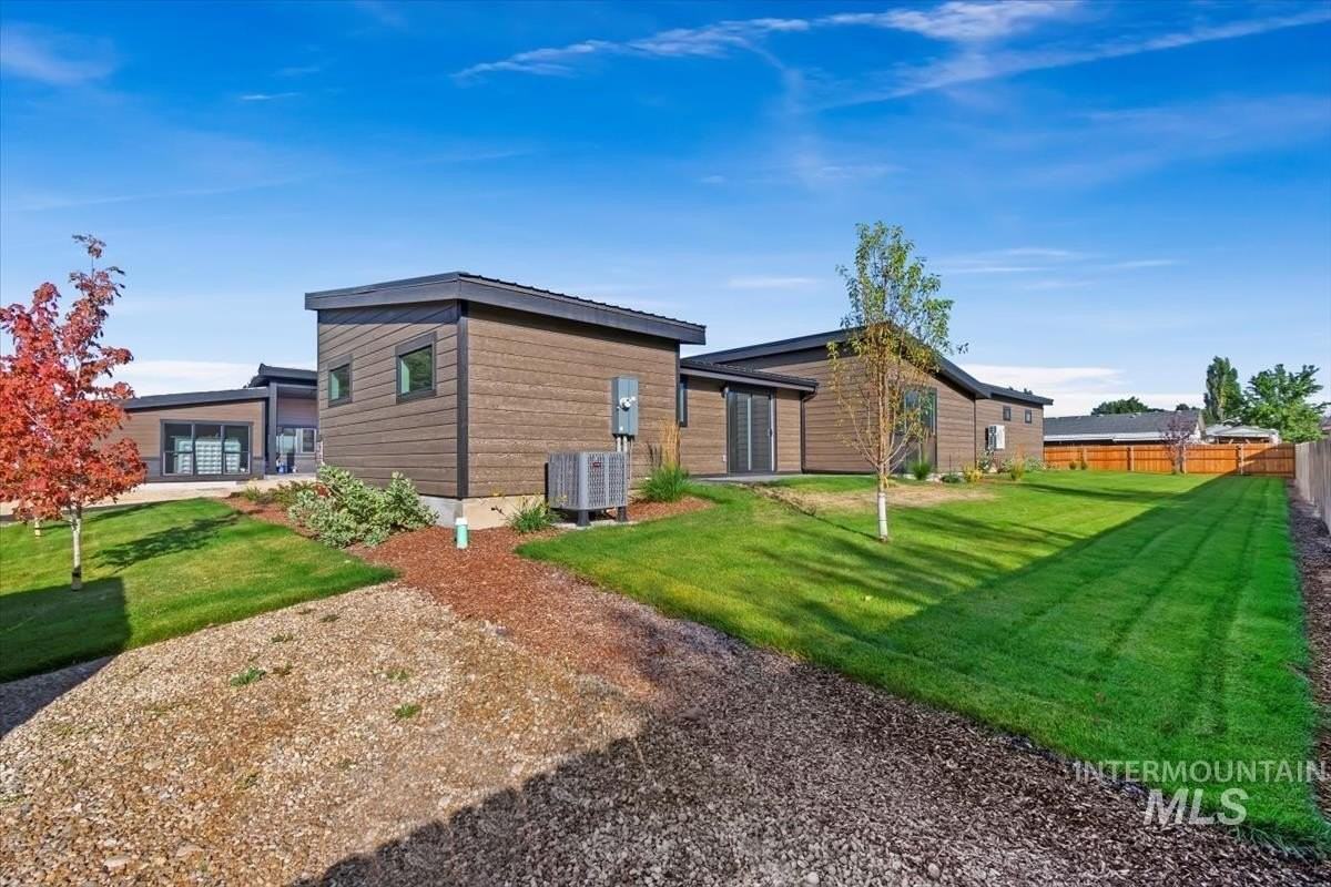 362 W London St - Photo 4 of 50