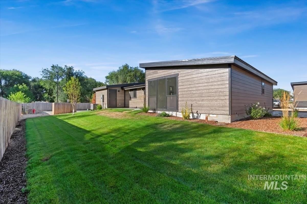 362 W London St - Photo 5 of 50