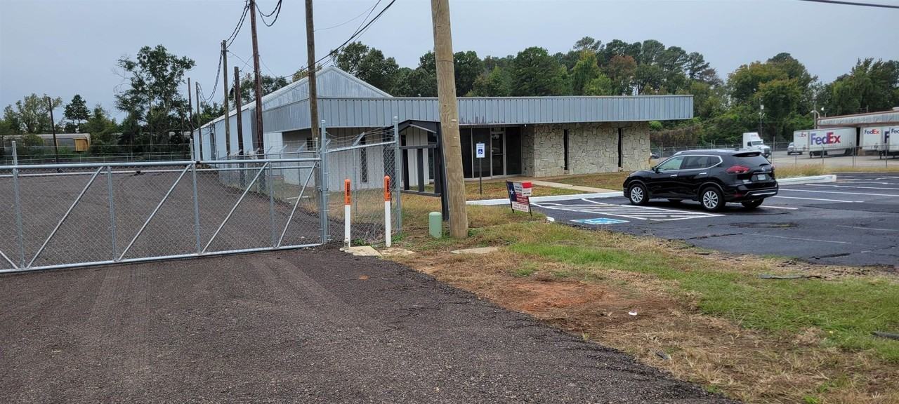 2824 E Marshall Ave - Photo 4 of 10