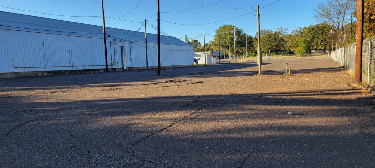 2824 E Marshall Ave - Photo 7 of 10