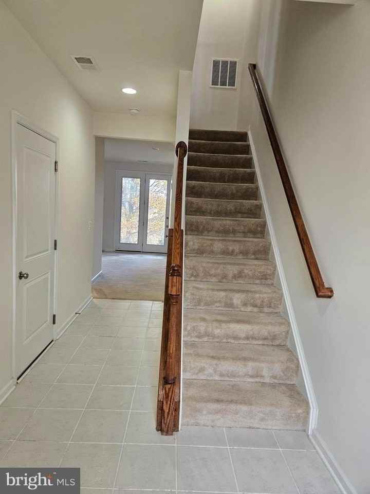 178 Solara Dr - Photo 2 of 18