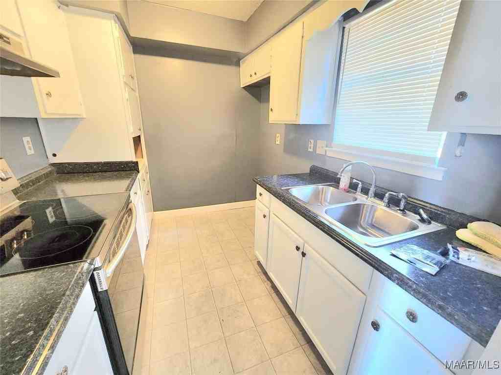 6061 Briarhurst Dr - Photo 4 of 14