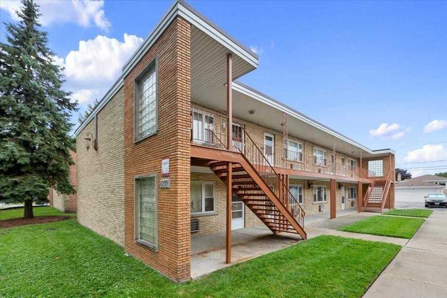 6212 West 64th Place