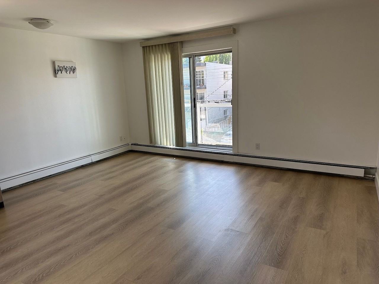 302 302, 2117 16 Street SW - 1 #1 - Photo 7 of 9