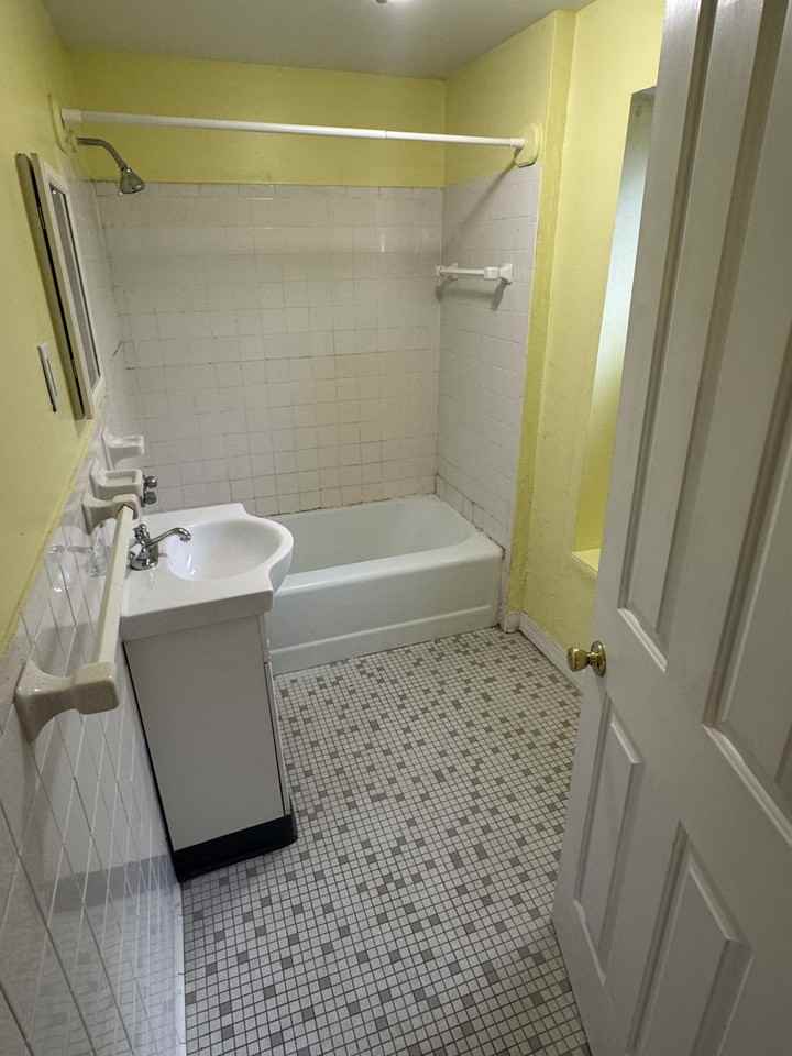 116 Bidwell Parkway #5A - Photo 4 of 6