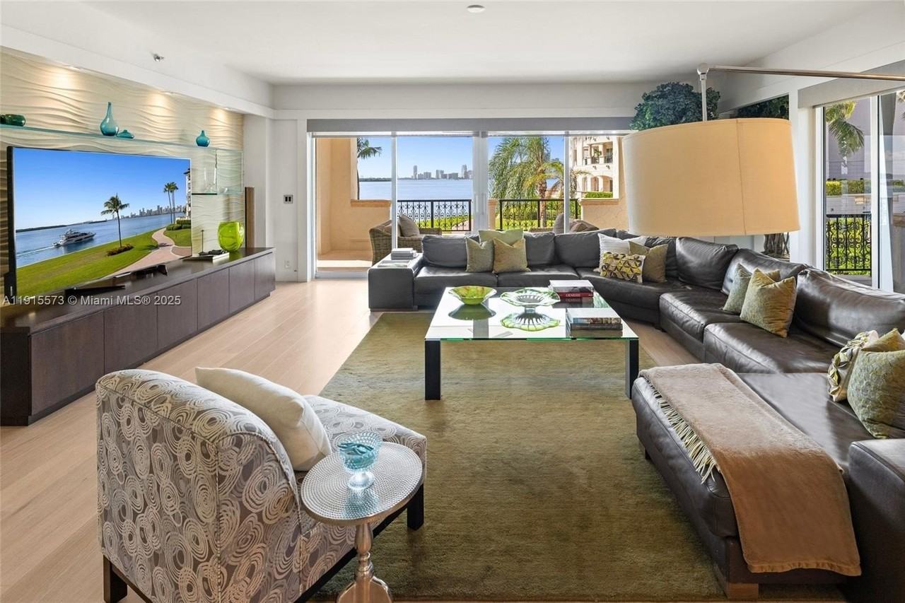 4924 Fisher Island Dr #4924 - Photo 4 of 50