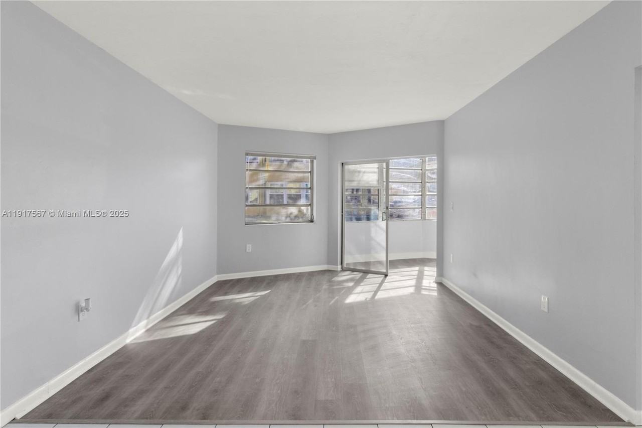 18630 Ne 18th Ave #136 - Photo 5 of 36