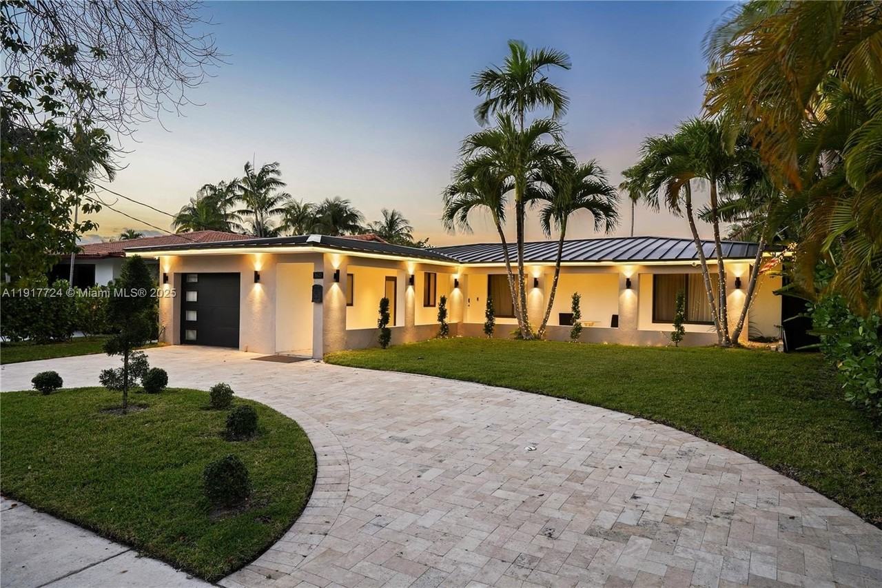 1625 Daytonia Rd - Photo 3 of 39