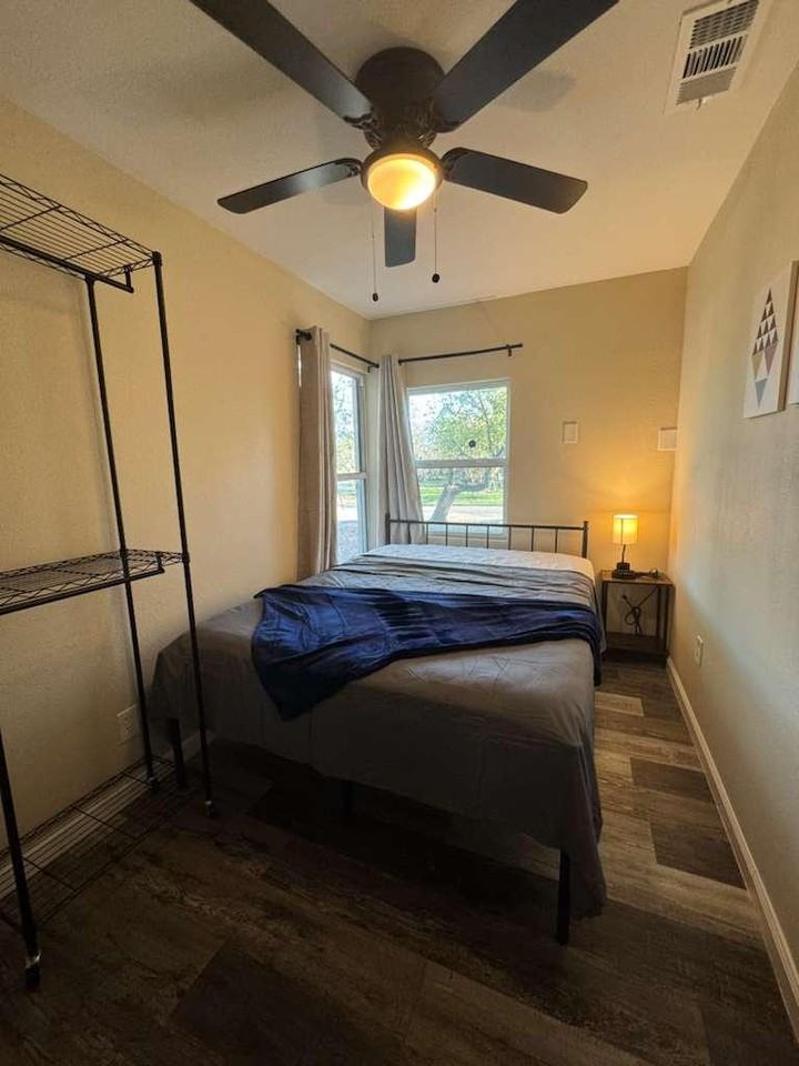 Marfa Avenue - Photo 2 of 3