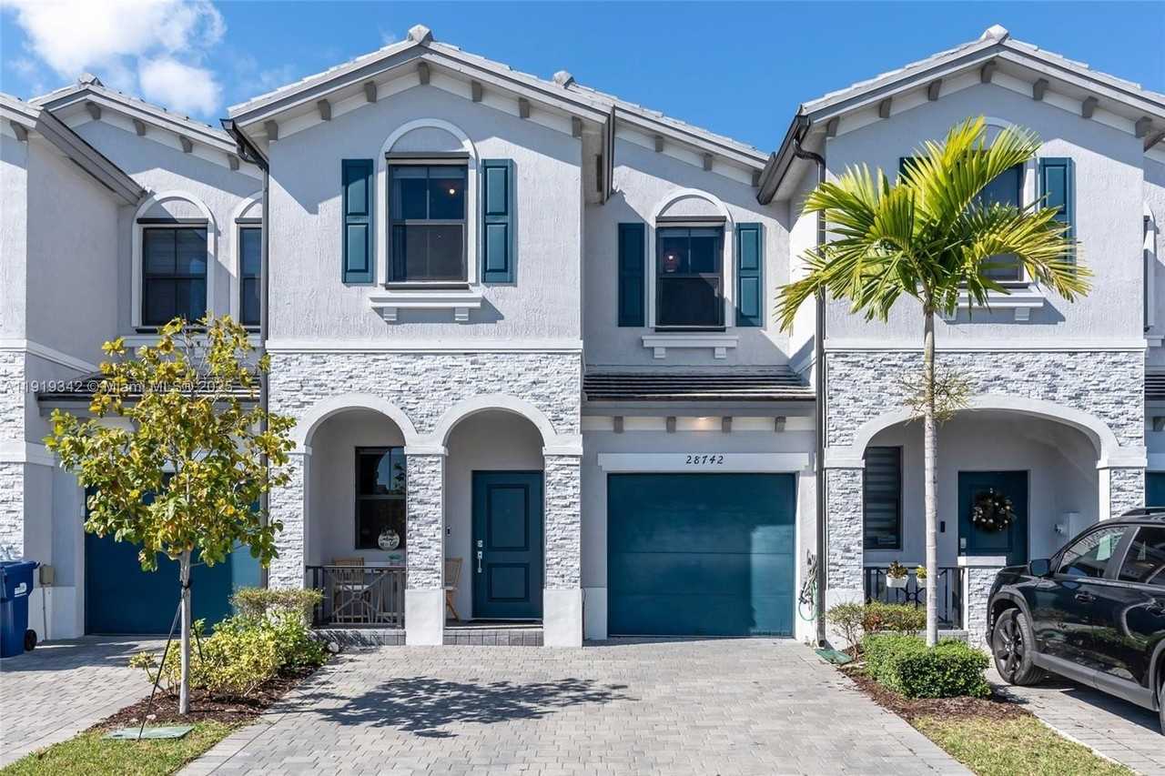 28742 Sw 134th Ct - Photo 2 of 43