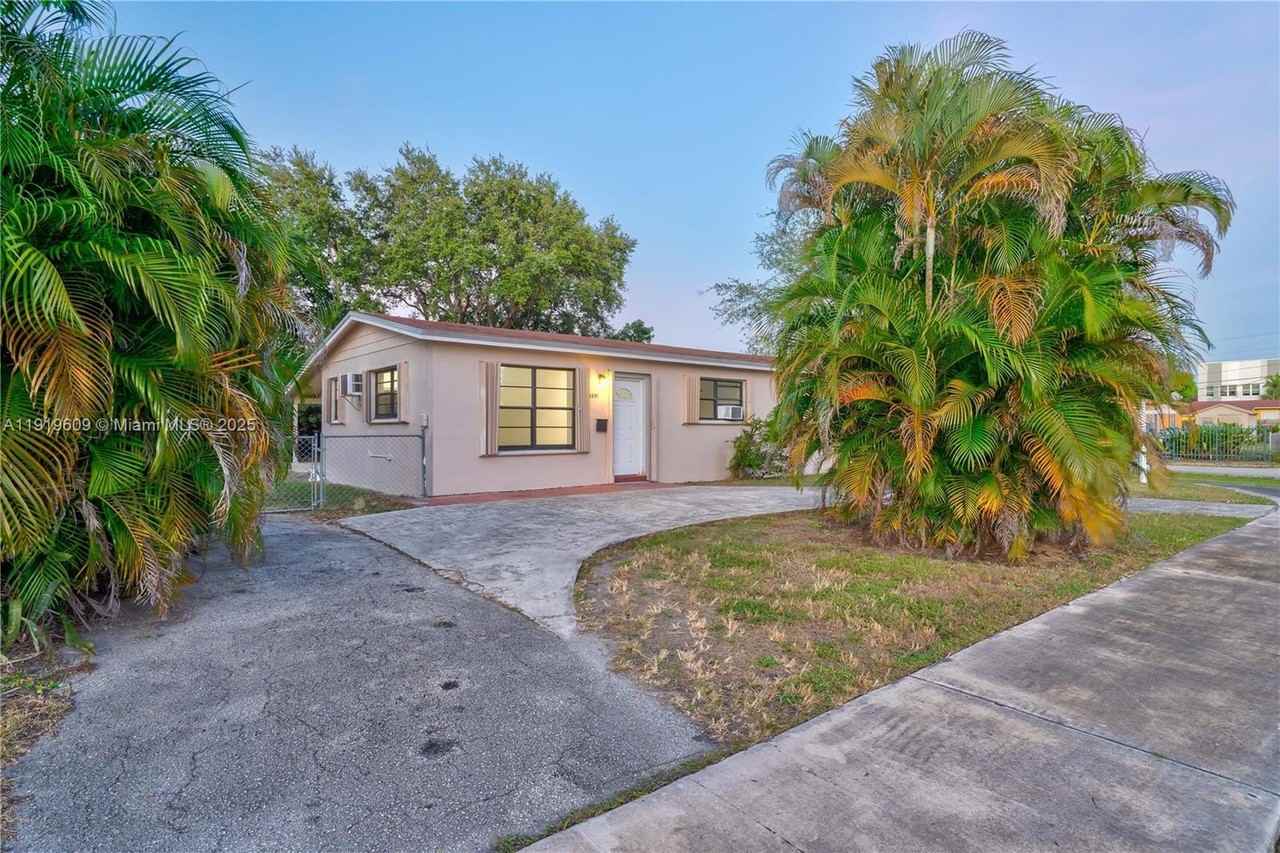 1291 Ne 207th St #0 - Photo 4 of 25