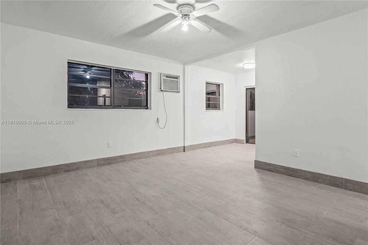 1291 Ne 207th St #0 - Photo 5 of 25