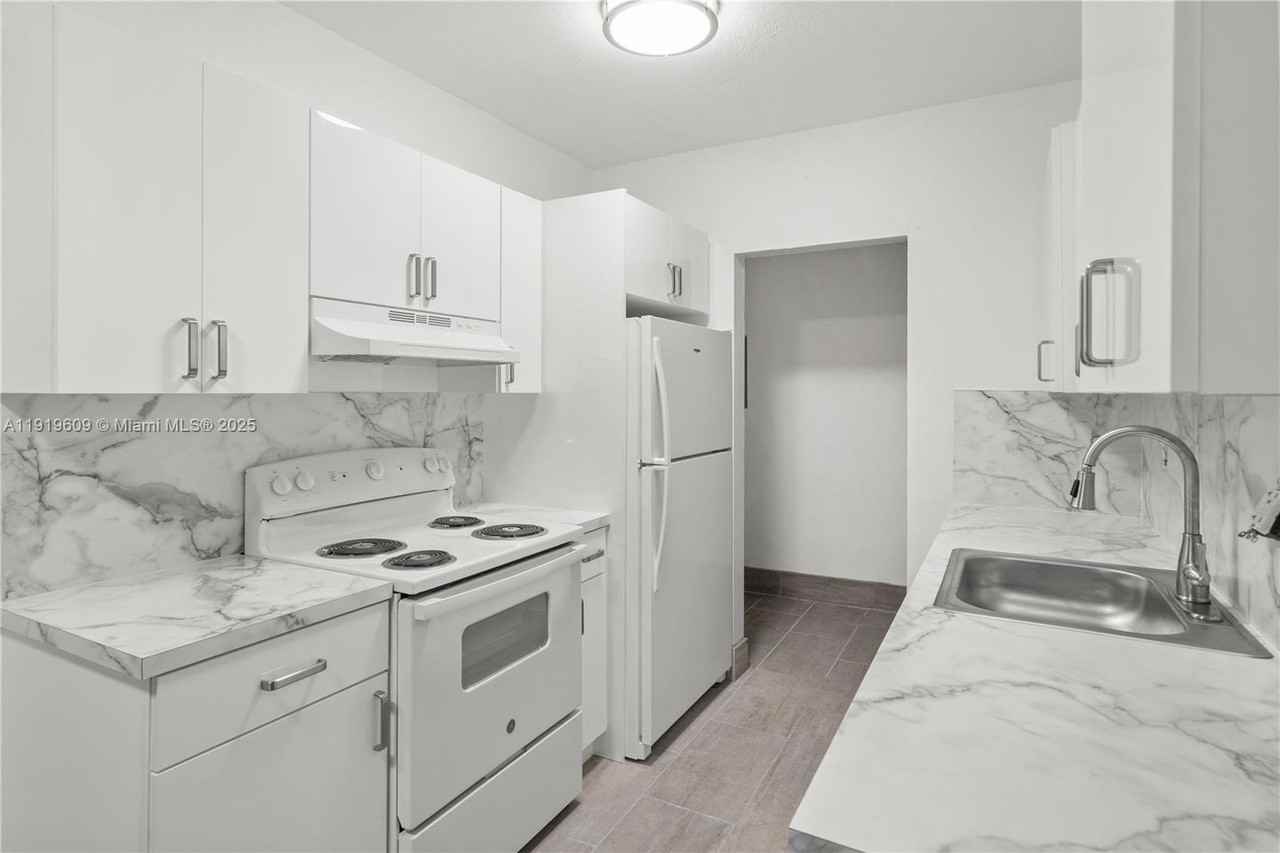 1291 Ne 207th St #0 - Photo 6 of 25