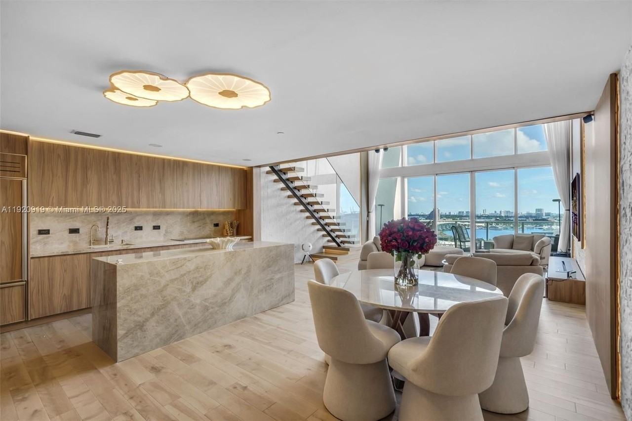 1040 Biscayne Boulevard #1403 - Photo 5 of 39