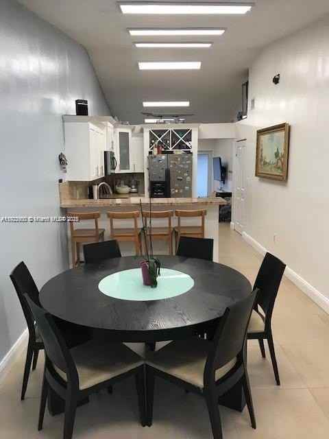 11465 Nw 87th Pl - Photo 4 of 8