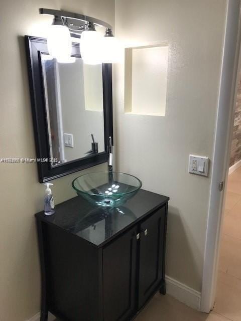 11465 Nw 87th Pl - Photo 7 of 8