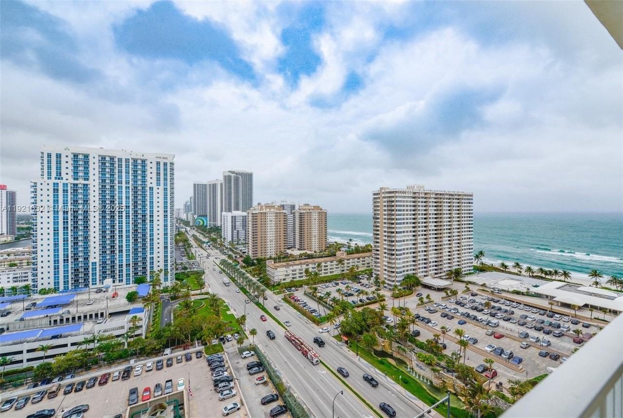 1985 South Ocean Drive #17H