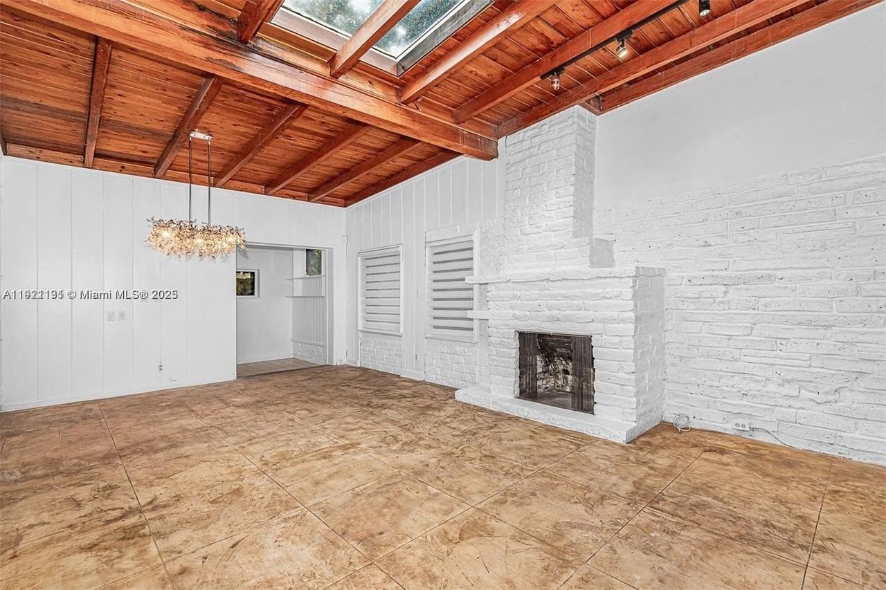 3656 Avocado Ave - Photo 5 of 21