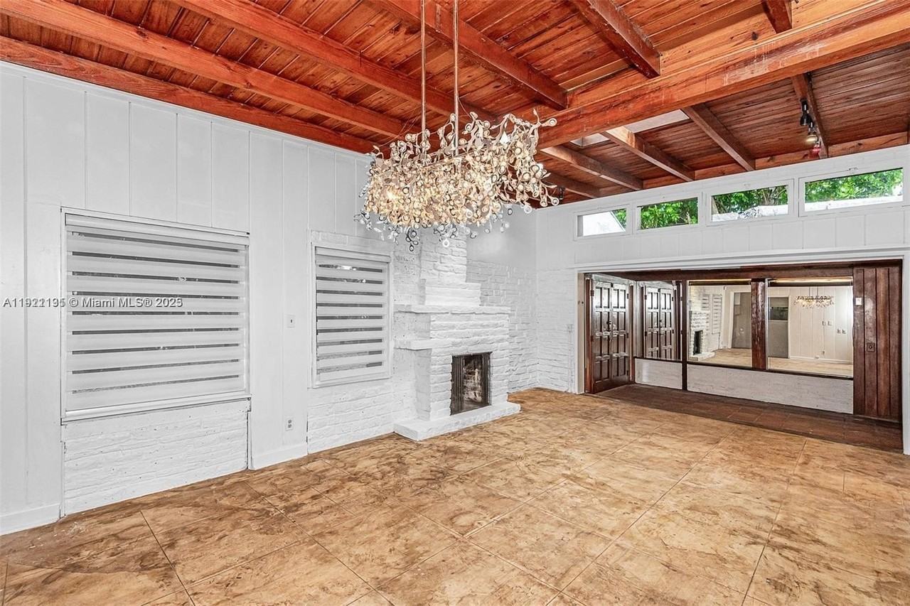 3656 Avocado Ave - Photo 7 of 21