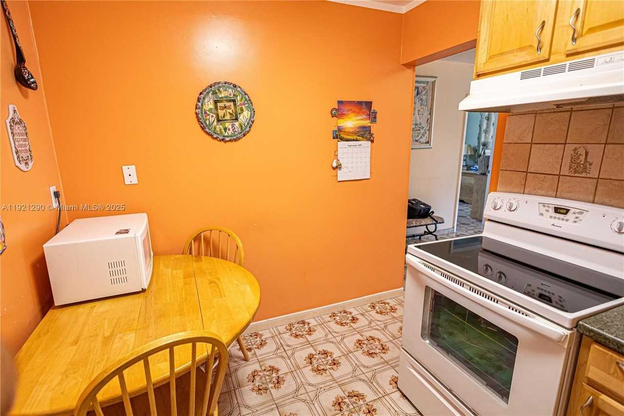 16790 Ne 14th Ave #215 - Photo 7 of 39