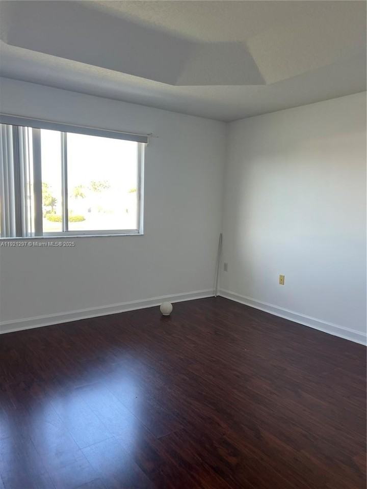 11541 Nw 68th Ter #11541 - Photo 7 of 13