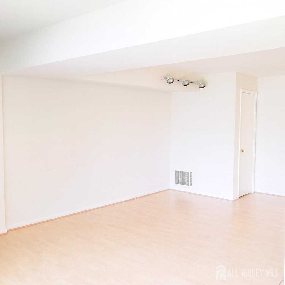 3705 Royce Ct - Photo 4 of 11