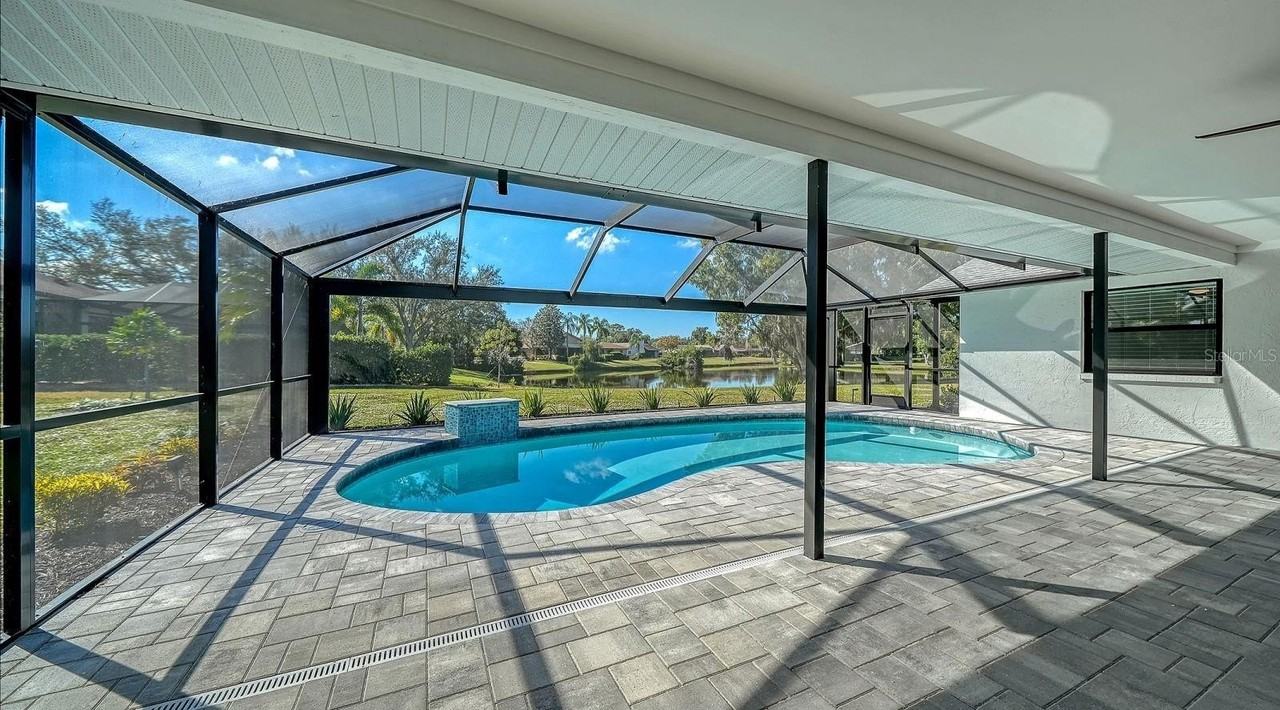 5468 Wilkinson Rd - Photo 7 of 50