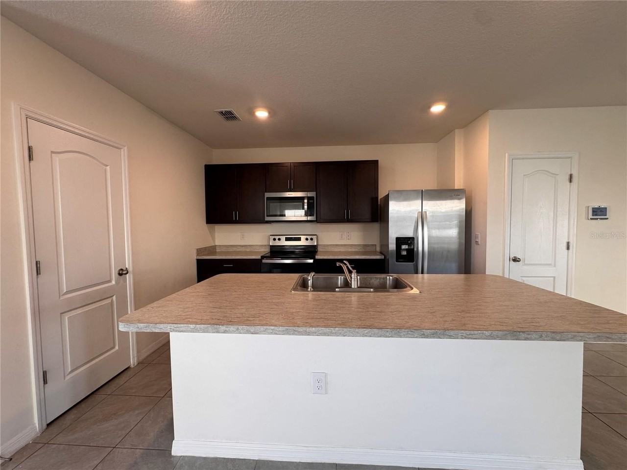 2095 King Ranch St - Photo 4 of 17