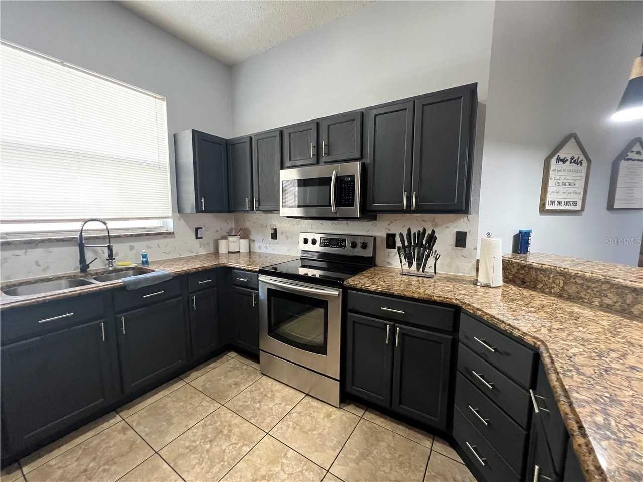 2616 Quarterdeck Ct - Photo 3 of 20